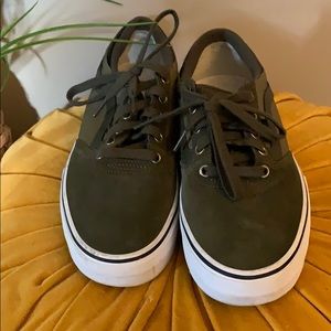 Vans Gilbert Crockett